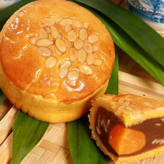 FOH SAN SHANGHAI LOTUS 1 YOLK MOONCAKE FOH SAN SHANGHAI LOTUS 1 YOLK MOONCAKE